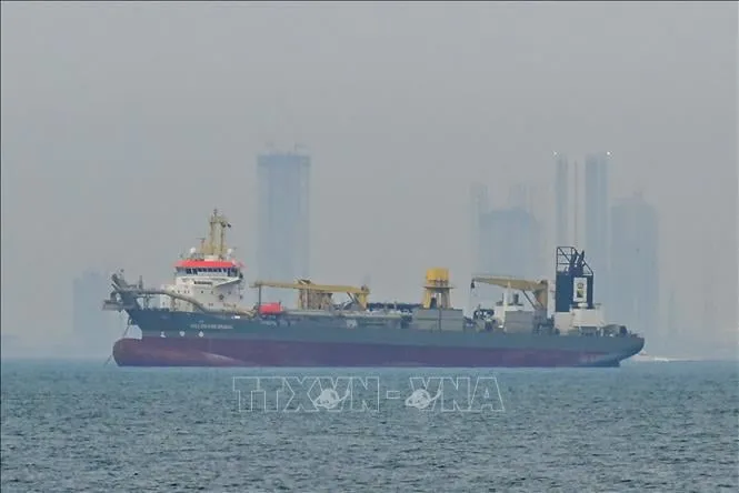 Lonjakan Harga Brent dan Risiko Selat Hormuz Memicu Kekhawatiran Inflasi serta Gangguan Rantai Pasokan Global