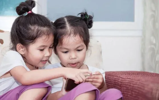 Dokter Ingatkan Batas Screen Time Anak, Paparan Berlebih Dinilai Berisiko Gangguan Komunikasi