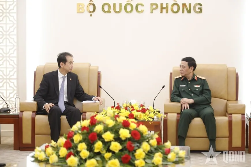 Menhan Vietnam Apresiasi Peran Perwira Tiongkok dalam Diplomasi Pertahanan, Soroti Dialog “3+3” dan Pertukaran Perbatasan