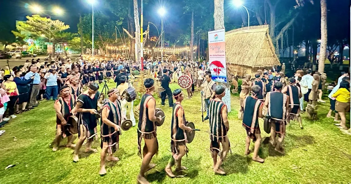 Gong dan Gendang Akhir Pekan Hidupkan Ruang Publik di Kota Pegunungan Gia Lai