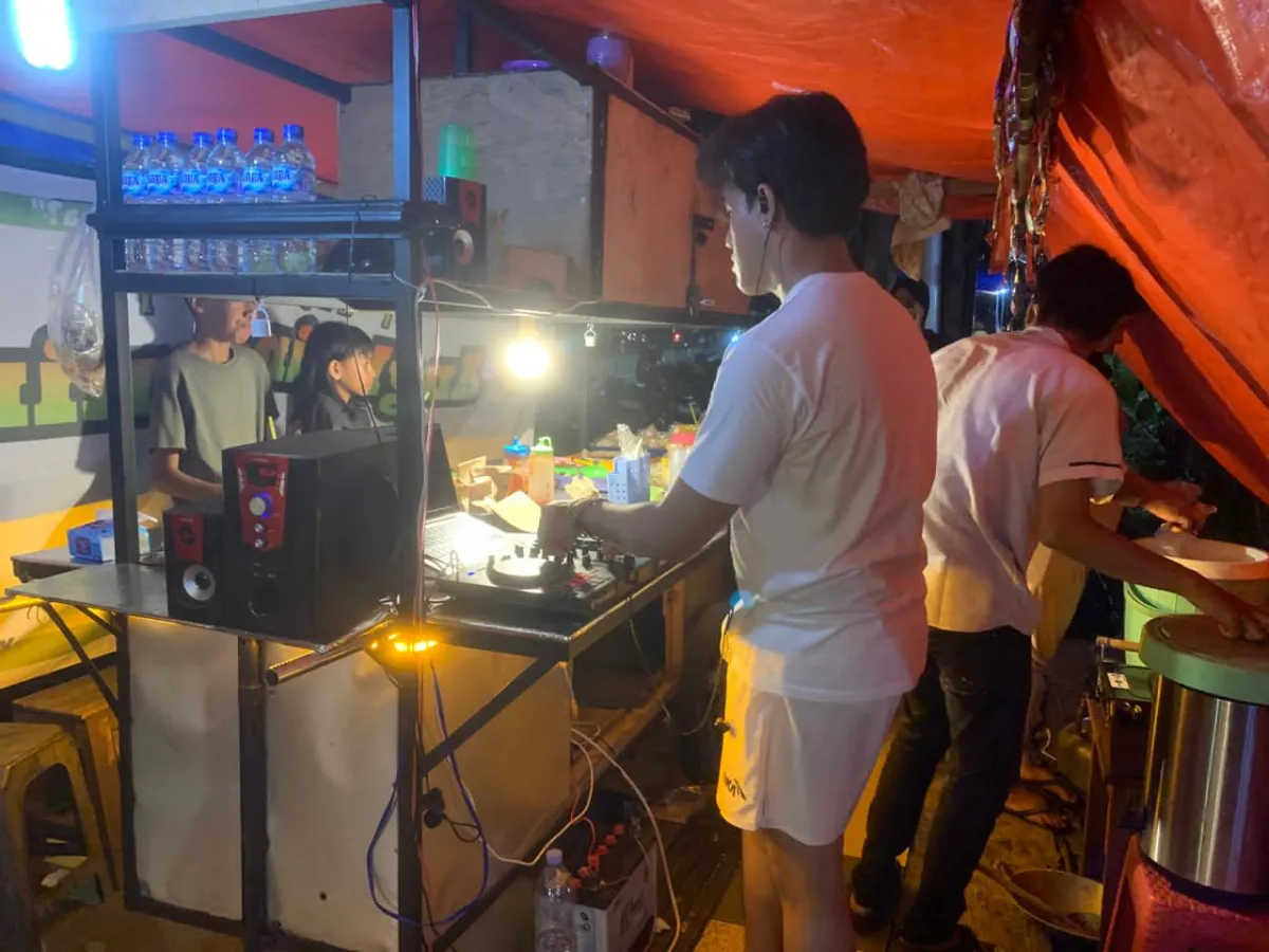 Angkringaning di Semarang Tawarkan Suasana Angkringan dengan Iringan Musik DJ, Pengunjung Bisa Tembus 100 Orang per Hari