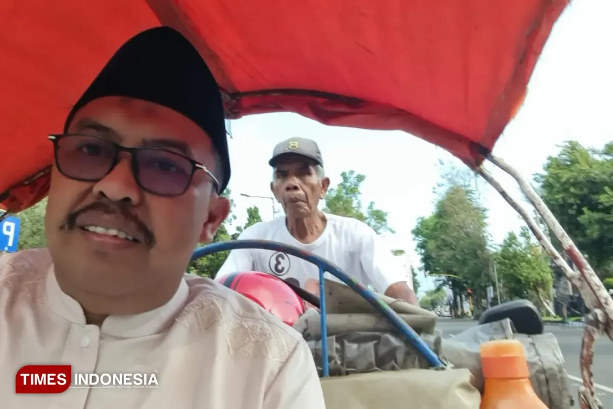 Anggota DPRD Bondowoso Pilih Naik Becak ke Kantor sebagai Ajakan Hemat Energi