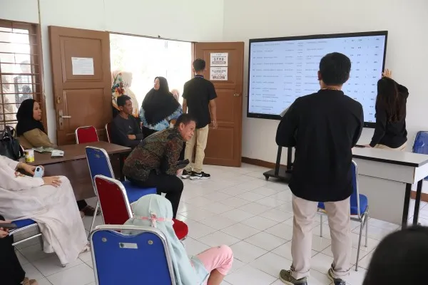 SMAN 10 Samarinda Sediakan Live Scoreboard SPMB Jalur Asrama untuk Transparansi Nilai
