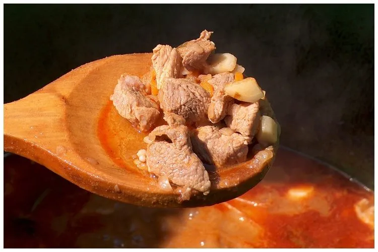 Trik Mengatasi Kuah Gulai Terlalu Asin Tanpa Menambahkan Air, Cukup Pakai Kentang