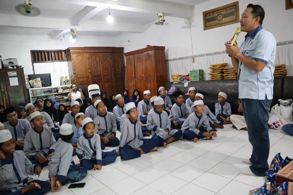 LPS dan OJK Dukung Program Berbagi dan Literasi Keuangan untuk Anak Panti Asuhan di Surabaya