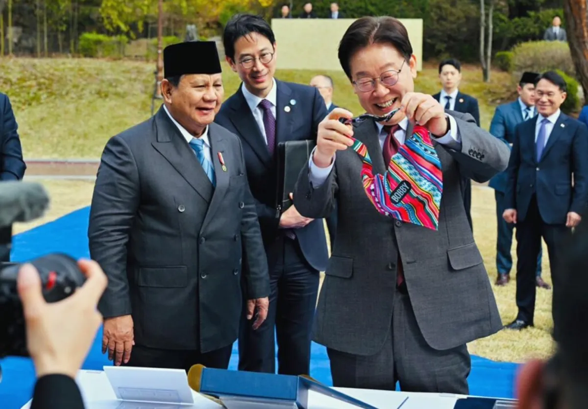 Seskab Teddy: Hadiah Kerajinan UMKM hingga Baju Hewan Peliharaan Warnai Pertemuan Prabowo dan Presiden Korea Lee