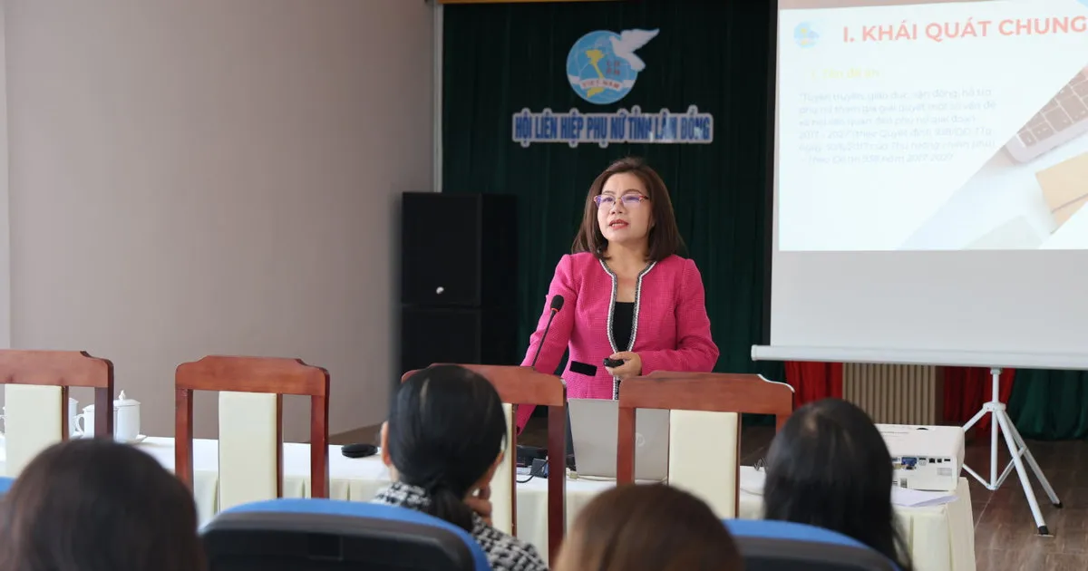 Lam Dong Gelar Pelatihan Keterampilan untuk Perkuat Peran Pengurus Serikat Wanita Tangani Isu Sosial