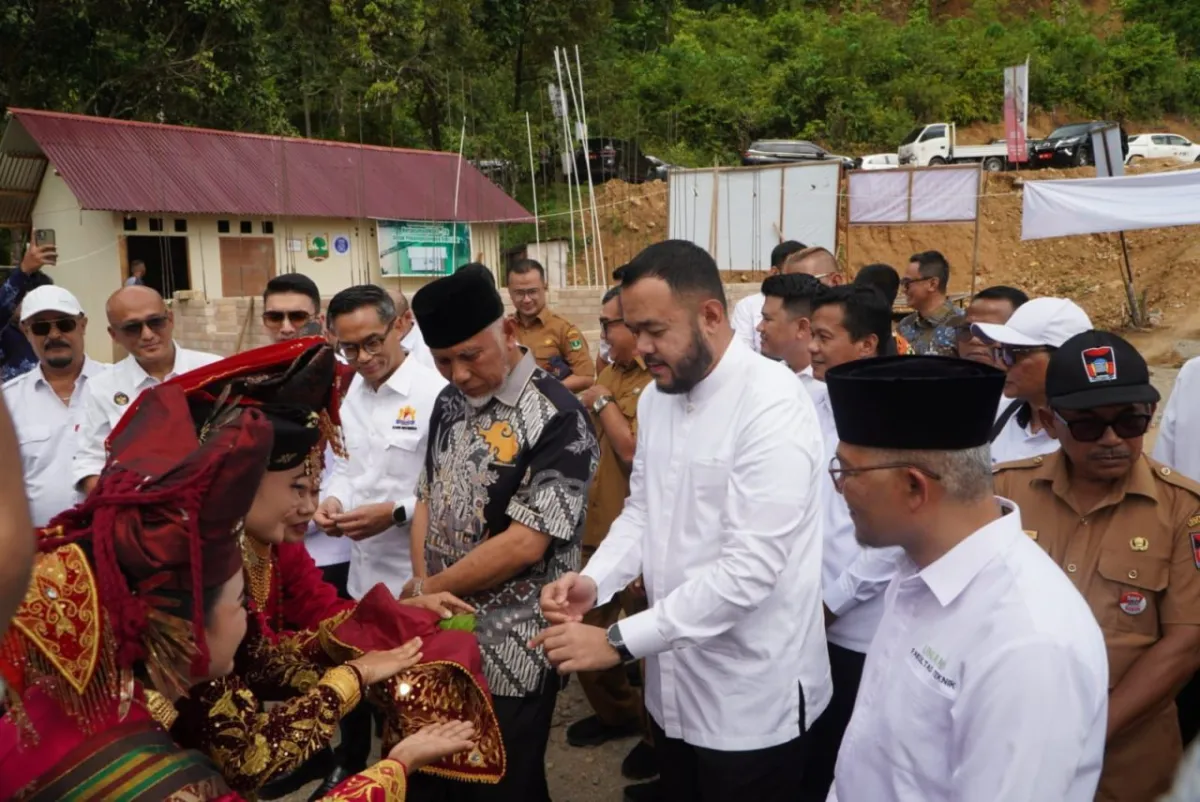 Pemkot Padang dan Kadin Indonesia Serahkan 10 Hunian Tetap untuk Warga Terdampak Bencana di Batu Busuk
