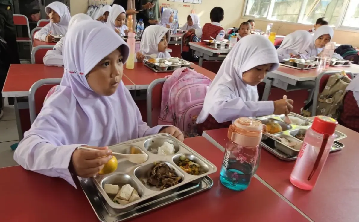 BGN Hentikan Operasional 16 Dapur Makan Bergizi Gratis di NTB, Rekening Diblokir hingga Dana Dikembalikan ke Kas Negara