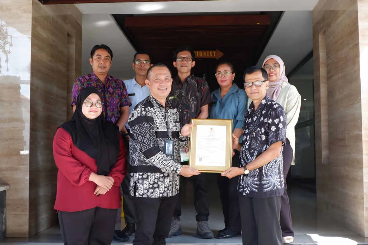 SUCOFINDO Serahkan Sertifikat Halal untuk Santhi Restaurant dan Sambal Jelantik di Denpasar