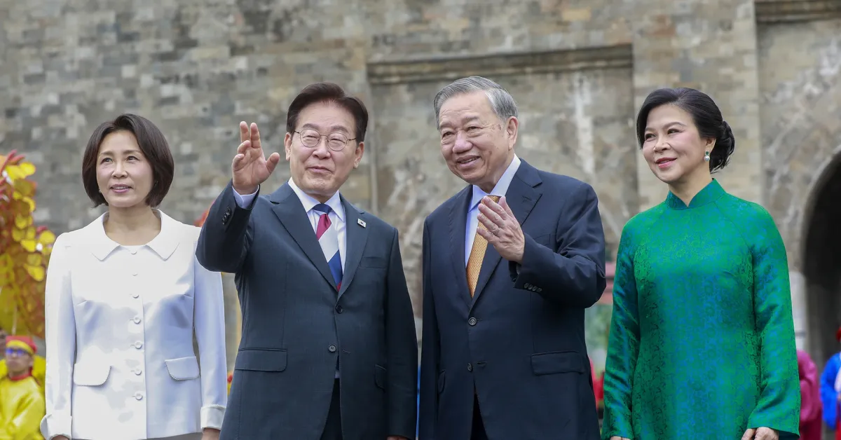 To Lam dan Lee Jae Myung Hadiri Penyambutan Bernuansa Musik Tradisional di Benteng Kekaisaran Thang Long
