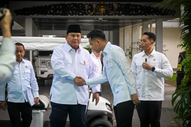 Wapres Gibran Dampingi Presiden Prabowo Rapat Kerja di Istana, Soroti Ketidakpastian Global