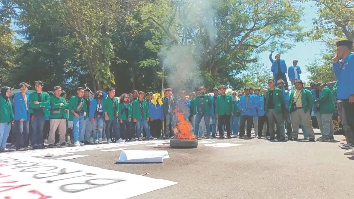 Aksi Mahasiswa di DPRD Tulungagung Soroti Transparansi APBD dan Dugaan Mutasi Jabatan Tak Profesional