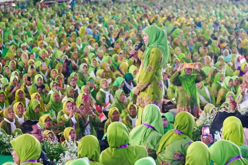 Peringati HUT Ke-80 Muslimat NU, Khofifah Soroti Penguatan Keluarga dan Peran Perempuan di Tengah Krisis Global