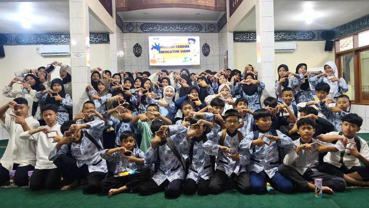 SBM ITB Gelar Program Literasi Keuangan di Masjid Al-Basith Sukapura Bandung