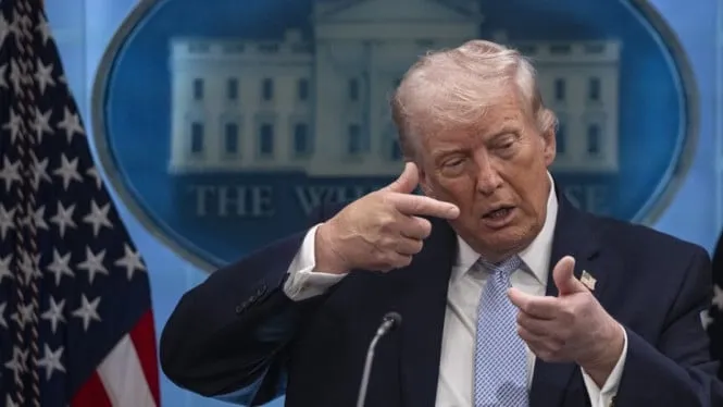 Trump Hadapi Pilihan Sulit: Eskalasi Militer atau Perpanjang Diplomasi dengan Iran