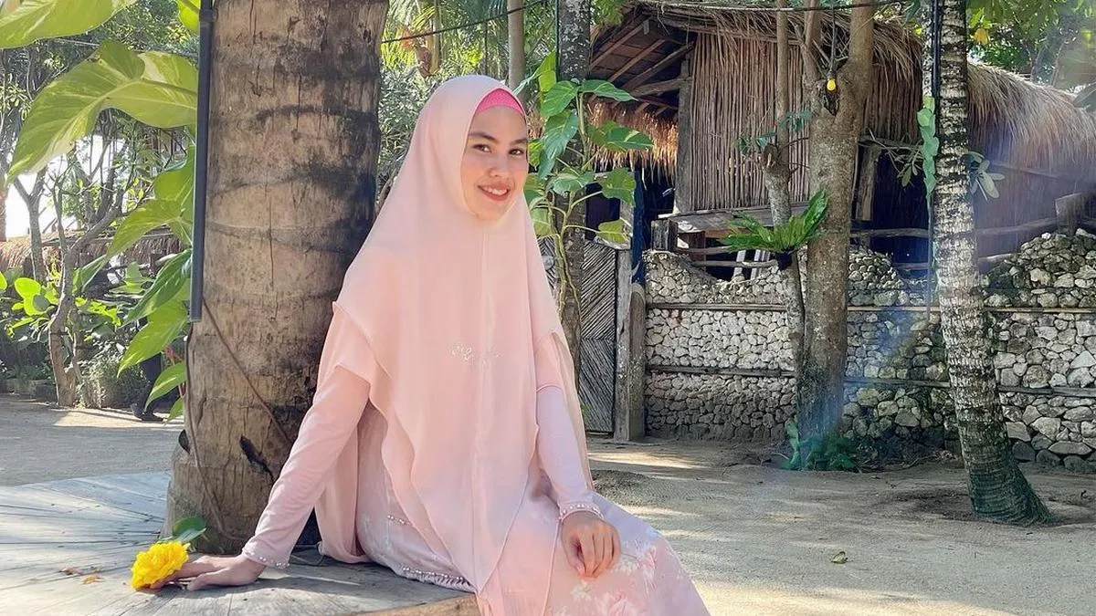 Kartika Putri Bagikan Cara Menata Kulkas dan Rak Dapur agar Lebih Rapi