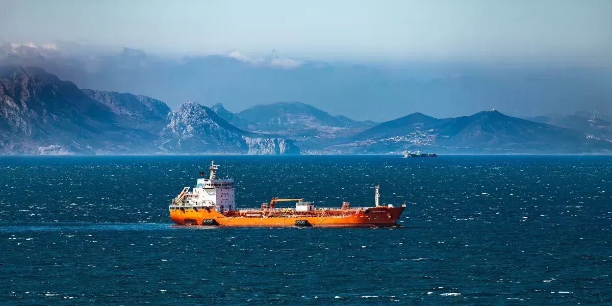 Ketegangan Iran–Israel–AS Ganggu Selat Hormuz, Sekitar 2.000 Kapal Terdampak