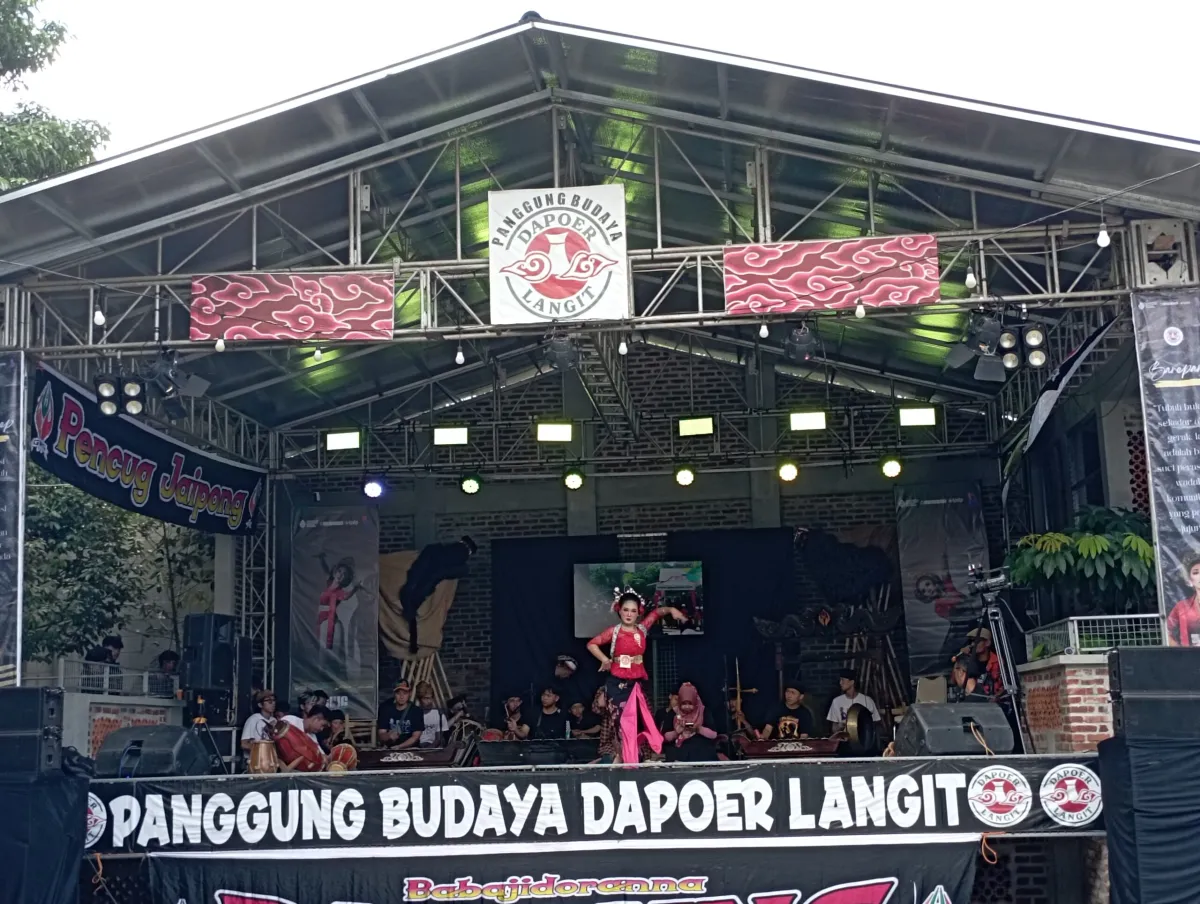 Dapur Pangbarep Rayakan Satu Dekade dengan Karya “Barepan” di Festival Ngabarep