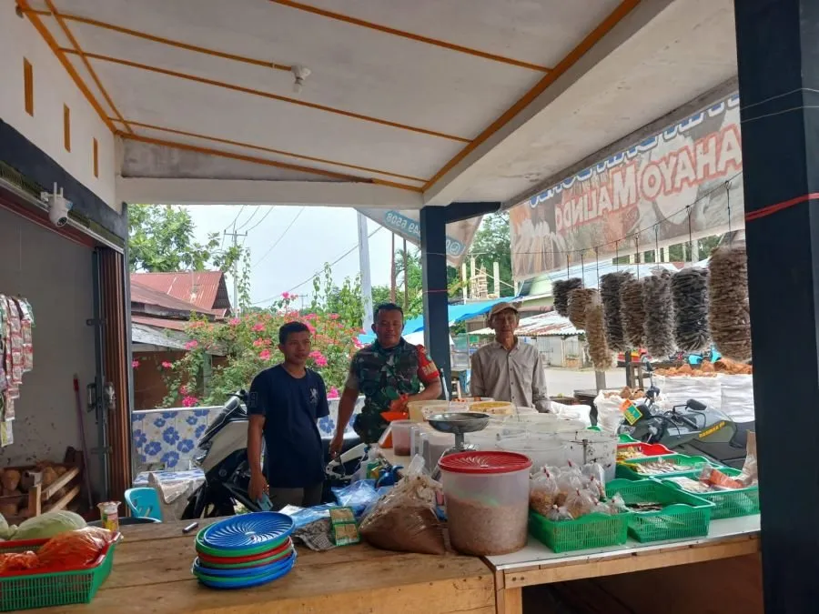Babinsa Cerenti Koptu Irwan Sambangi Pelaku UMKM di Desa Kampung Baru Timur