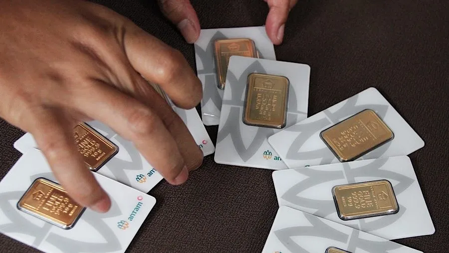 Harga Emas Antam Turun, Buyback Ikut Melemah Saat Emas Dunia Terkoreksi