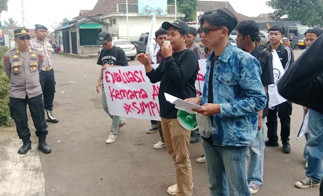 Mahasiswa di Sukabumi Gelar Aksi di Kantor BAZNAS, Soroti Transparansi Dana Umat dan Proyek RSB Bebeza