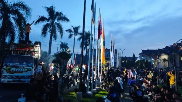 Mahasiswa Kaltim Kembali Turun ke DPRD, Minta Transparansi Pembahasan Hak Angket