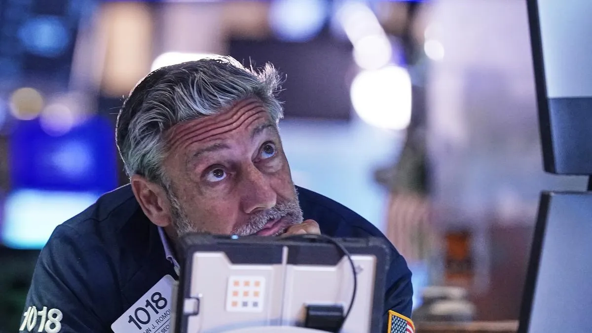 Wall Street Melemah, S&P 500 Cetak Level Terendah Baru pada 2026 di Tengah Lonjakan Harga Minyak