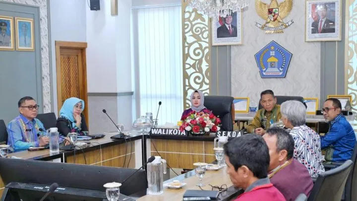 Wali Kota Kendari Pimpin Rapat Persiapan Revisi RTRW 2025–2045