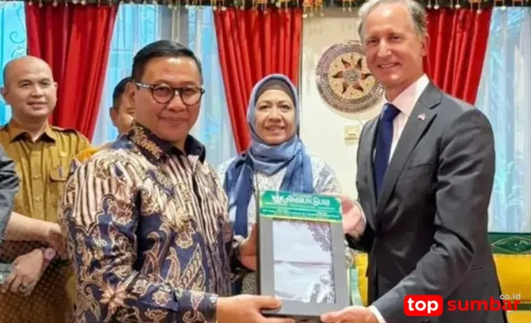 Wali Kota Bukittinggi Temui Dubes Belanda dan Wakil Dubes Jerman, Siapkan Peringatan 100 Tahun Jam Gadang 2026