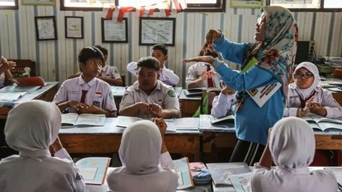 Perbarindo Perkuat Literasi Keuangan Siswa di Sulawesi Utara lewat Program Simolek OJK