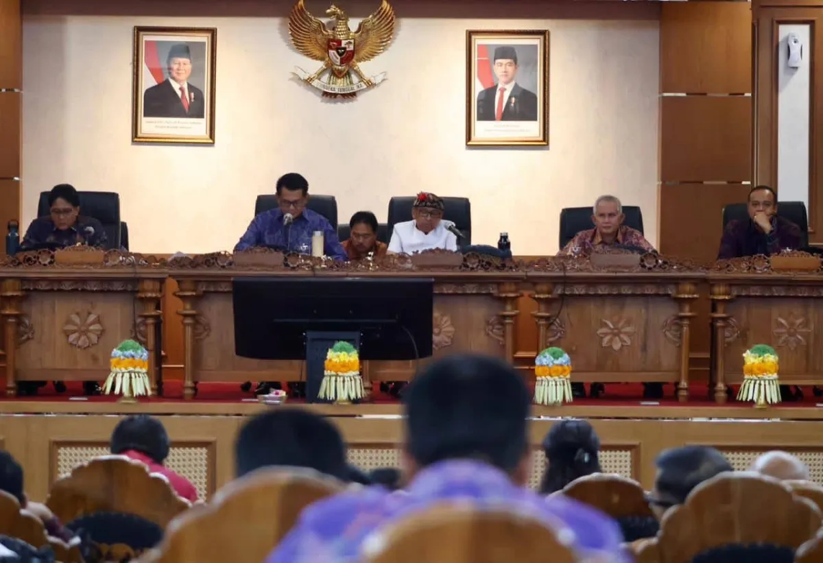 Wagub Bali Paparkan Arah Pariwisata Berkualitas dan Reformasi Pajak Daerah di DPRD