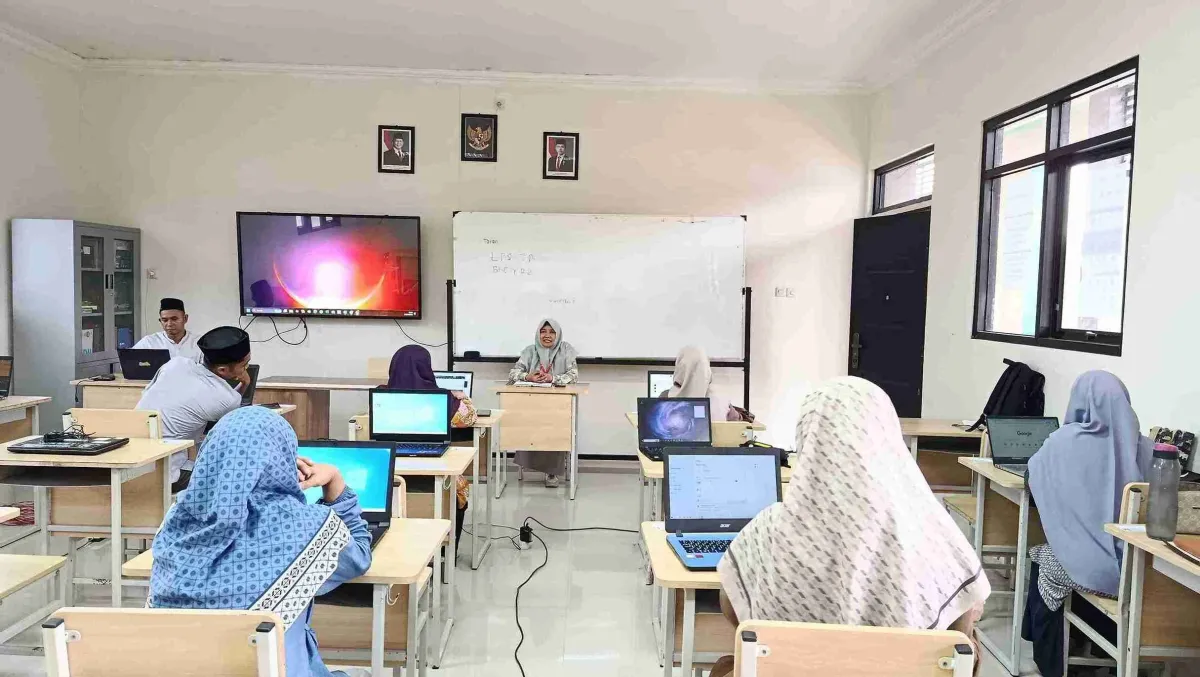 Wali Kelas IX MTsN 3 Banyumas Matangkan Input Nilai Rapor dan Agenda Akhir Madrasah