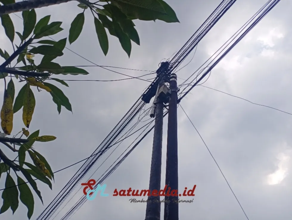 Teknisi Tewas Tersengat Listrik saat Pemindahan Tiang Jaringan Internet di Lembang