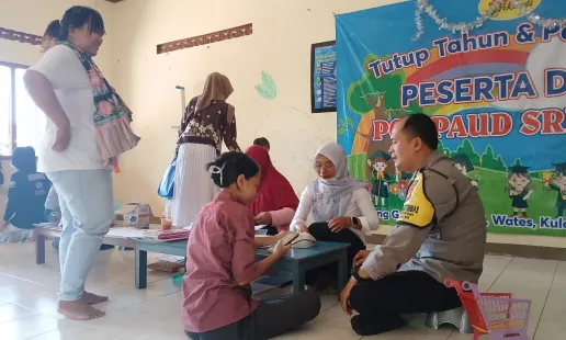 Bhabinkamtibmas Ngestiharjo Hadiri Edukasi Gizi dan Penyuluhan KB untuk Remaja Putri di Turip