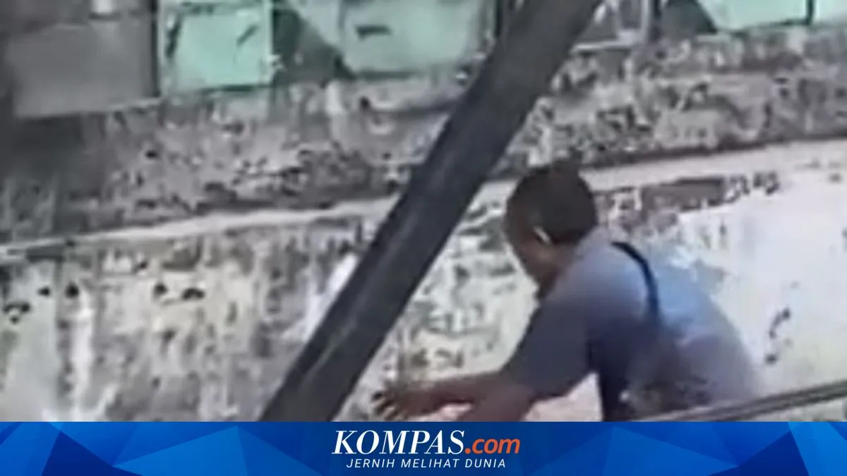 Teknisi Jaringan Internet Tewas Tersengat Listrik Saat Memindahkan Tiang di Lembang