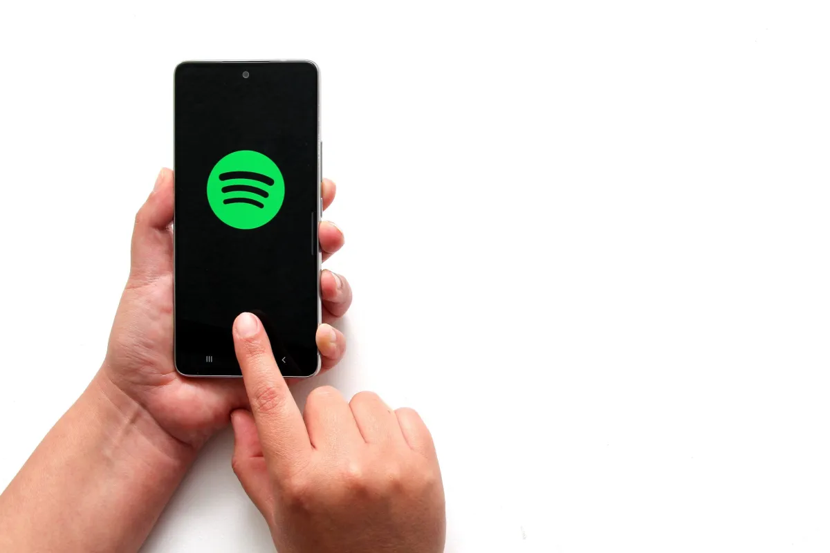 Spotify Disebut Belum Tetapkan Kebijakan Label untuk Musik Buatan AI