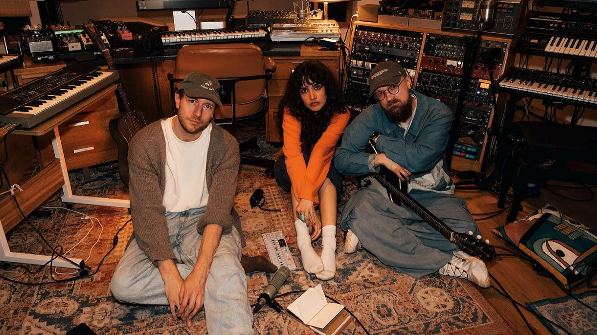 Asha Banks Berkolaborasi dengan Novo Amor dan Lowswimmer di EP “Everything Is About You”
