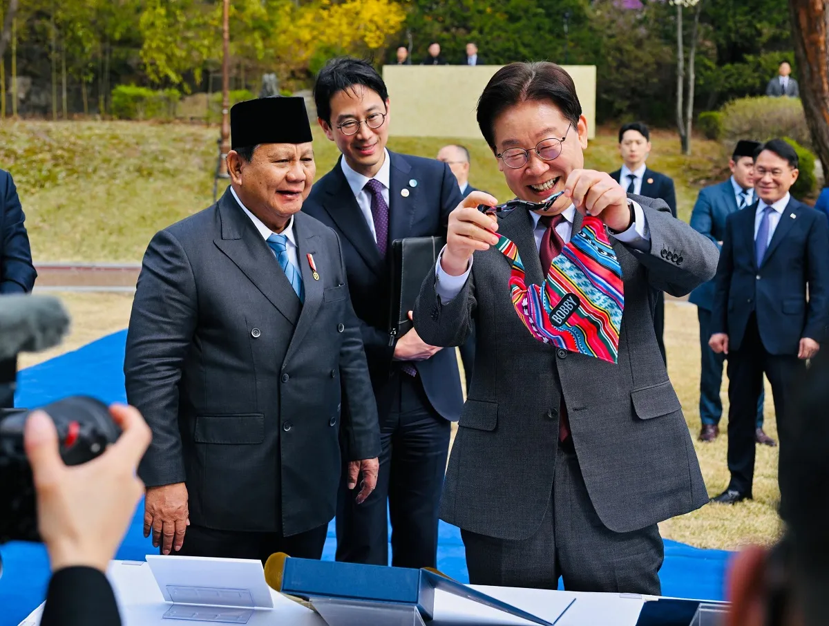 Seskab Teddy: Prabowo Bawa Diplomasi Personal saat Kunjungan ke Korea Selatan, Termasuk Hadiah untuk Hewan Peliharaan Presiden Lee