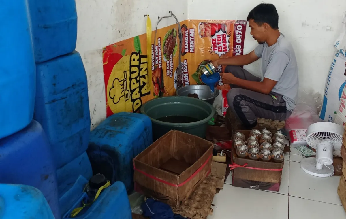 Harga Plastik di Pasar Manis Ciamis Naik dalam Sepekan, Pedagang Keluhkan Beban Kemasan