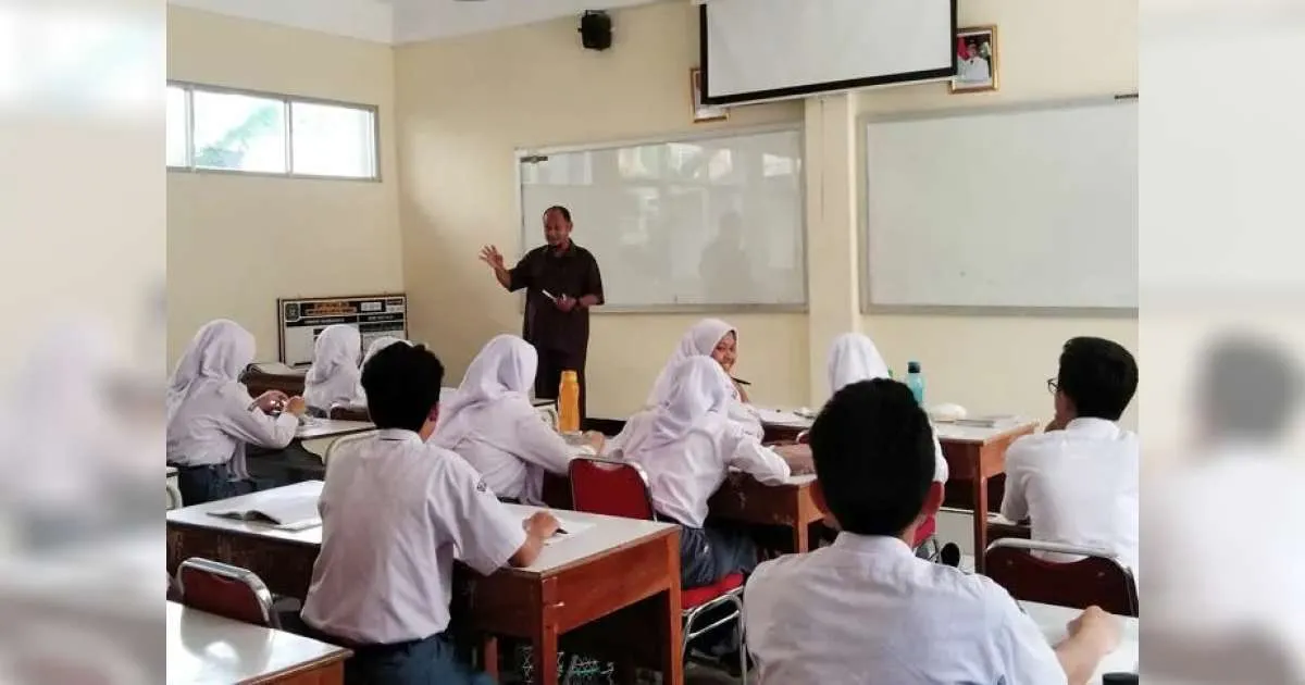 Pemprov Jatim Berlakukan Pembatasan Penggunaan Gadget di SMA/SMK dan SLB