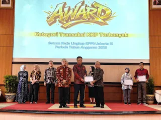 Itjen Kemenbud Raih Penghargaan KPPN Jakarta III atas Transaksi Kartu Kredit Pemerintah Terbanyak untuk Pagu Kecil