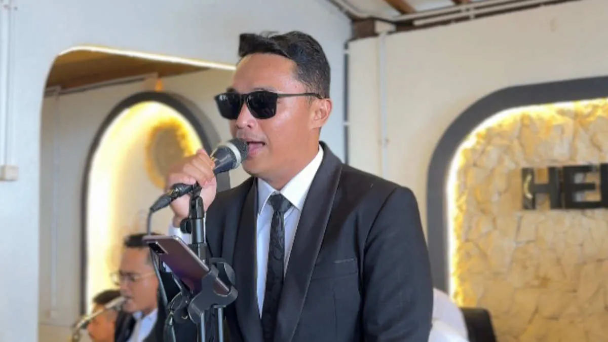 Bripka Febrian, Bhabinkamtibmas di Pangandaran yang Menjalin Kedekatan dengan Warga Lewat Musik
