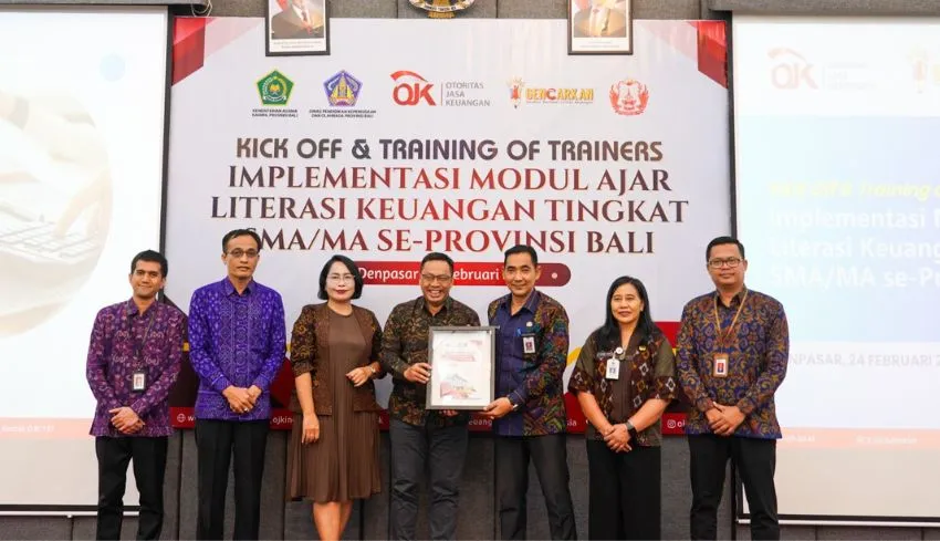 OJK Dorong Modul Literasi Keuangan Wajib untuk Siswa SMA/MA di Bali
