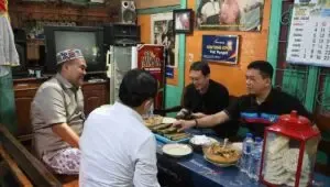 Bupati Blora Ajak Sekjen Kementerian ESDM Santap Lontong Opor di Warung Legendaris Cepu