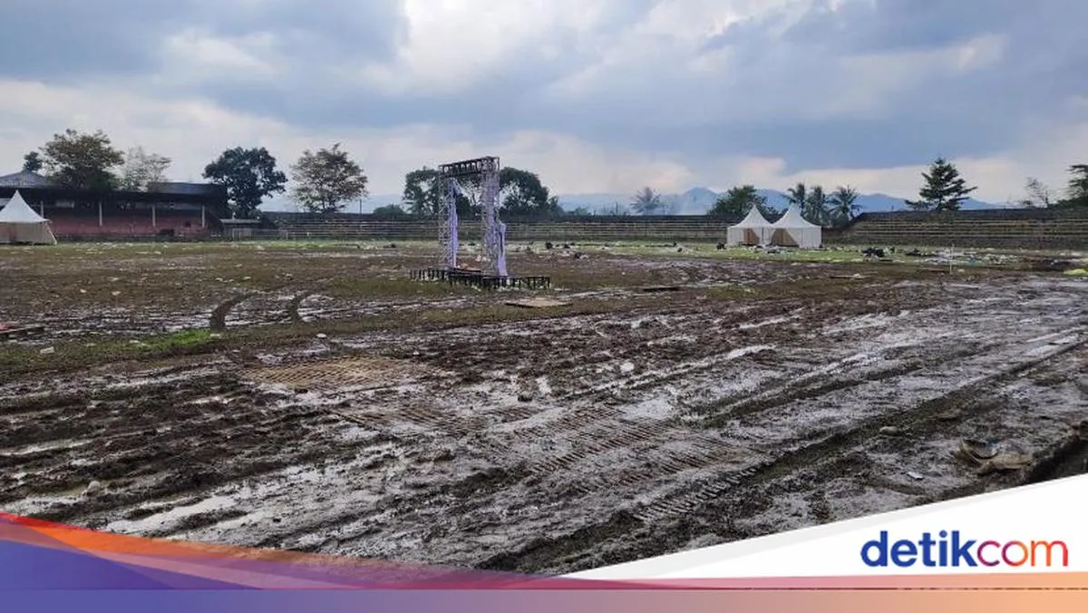 Stadion Suryakencana Rusak dan Dipenuhi Sampah Usai Konser Musik di Sukabumi