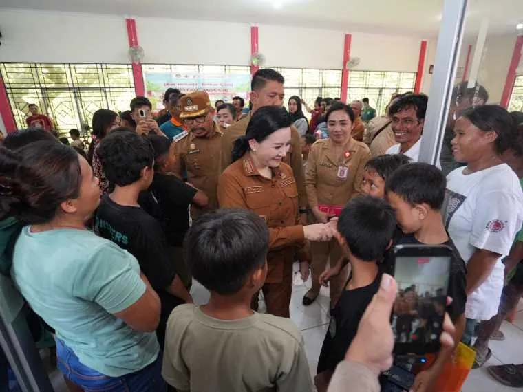 Pemkab Landak Gelar Sunatan Massal dan Pemeriksaan Kesehatan Gratis di Sengah Temila