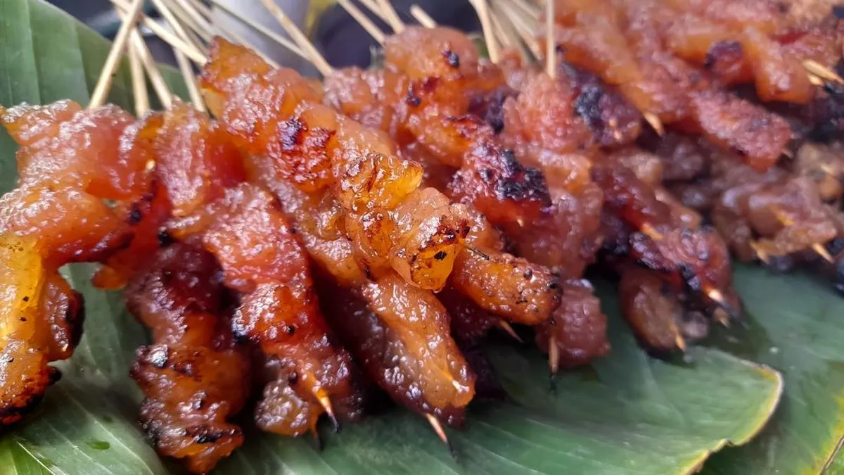 Kuliner yang Lahir dari Kekurangan: Mengapa Sate Kere, Tengkleng, Kerak Telor, Ampo, dan Tiwul Mendadak Jadi Pembicaraan