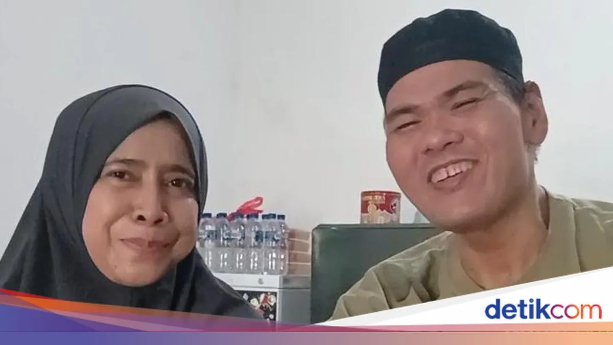 Fahmi Bo Rintis Usaha Kuliner Acar Buntut Sapi Bersama Istri