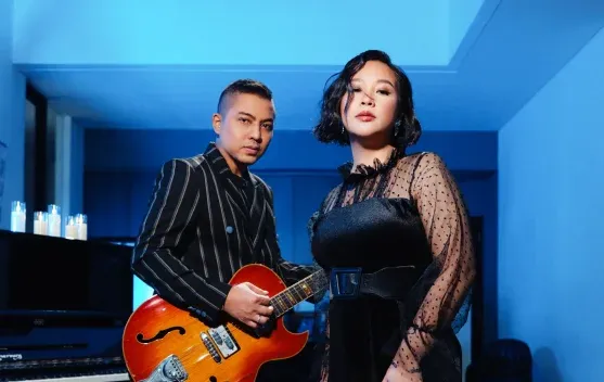 Ade Govinda dan Gloria Jessica Luncurkan Single “Terbelah Jadi Dua”, Pembuka Menuju Album Blue